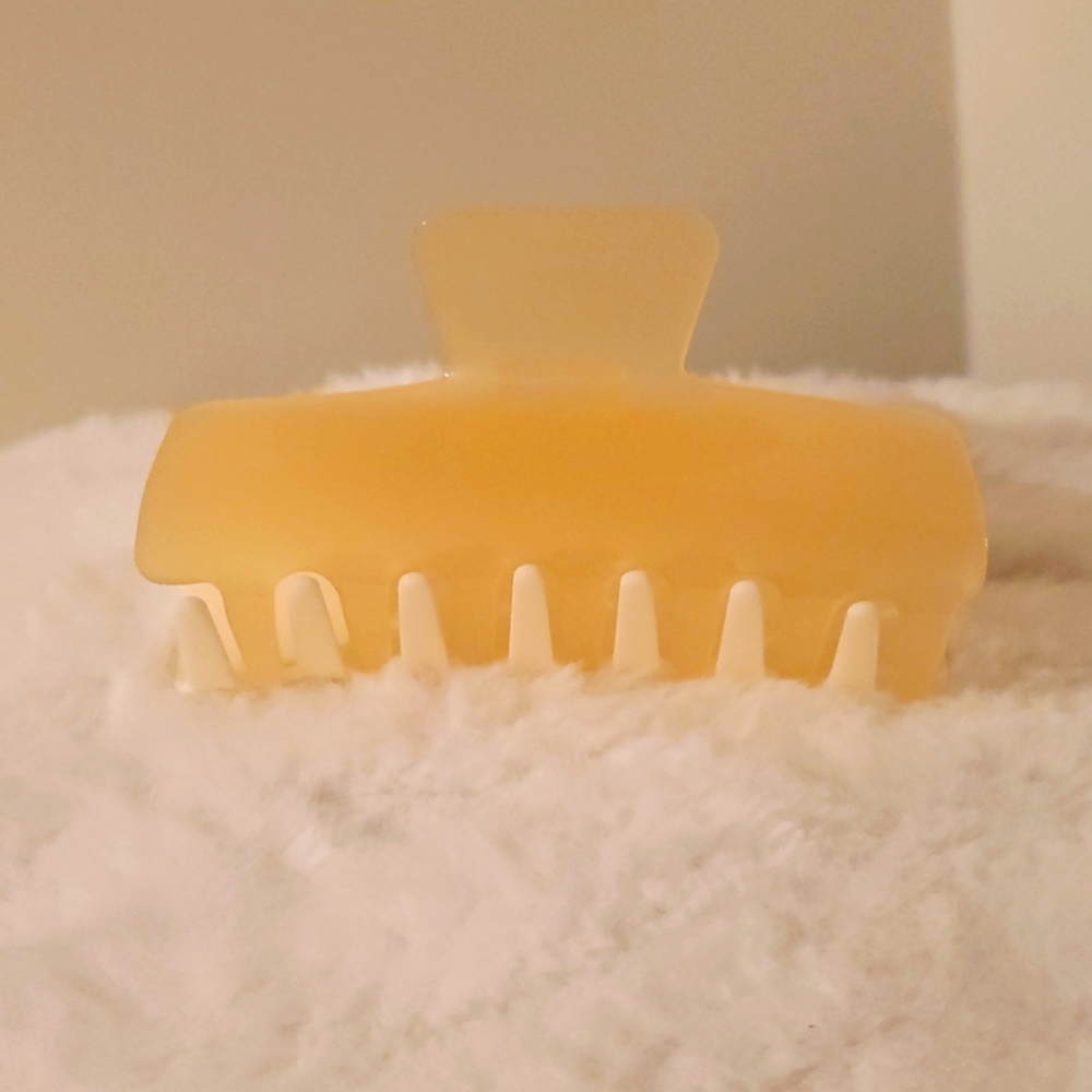 Cream  2 Tone Hair Claw Clip - Picture 3 of 5